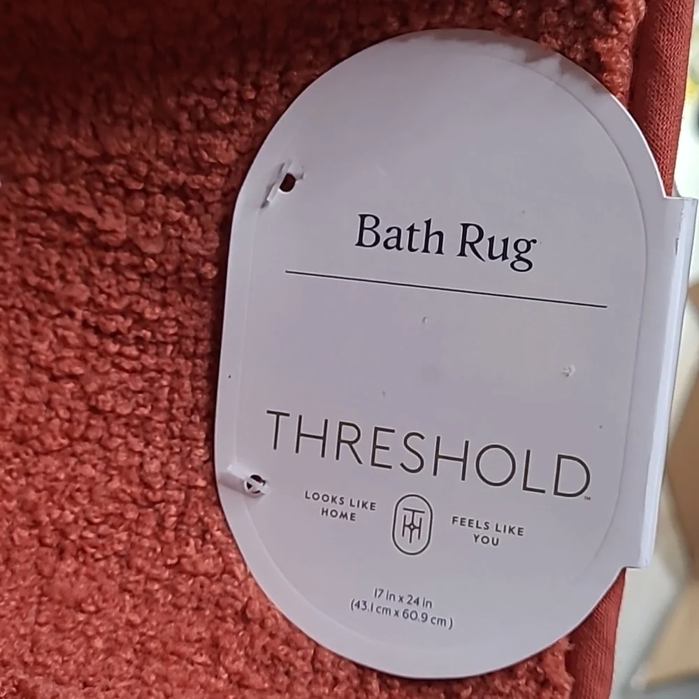 New with tags! Threshold Thankful Bath Mat in Rich Rust 17 x 24